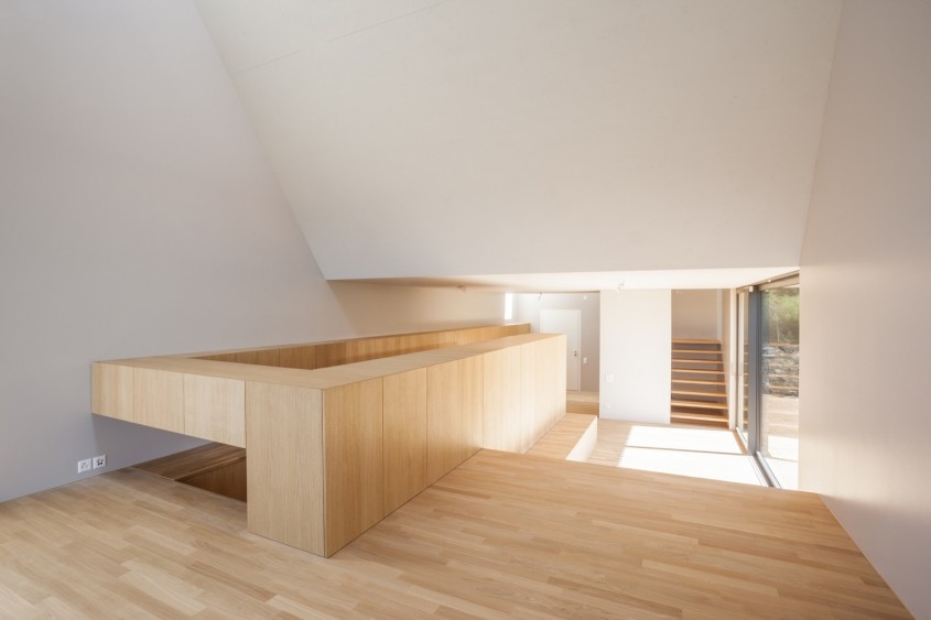 Rodersdorf_8 - Casa prefabricata, minimalista, ascunde interioare spatioase si luminoase