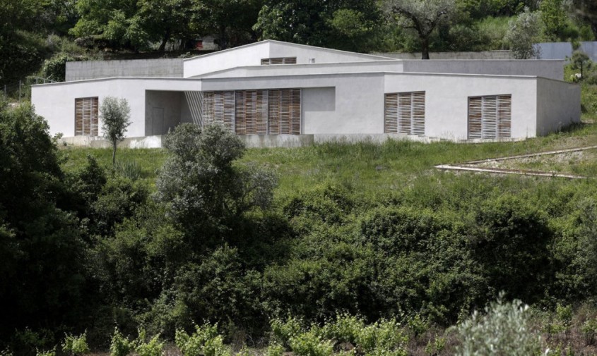 Interioarele unei case din Portugalia izolate de pamant - Interioarele unei case din Portugalia izolate de