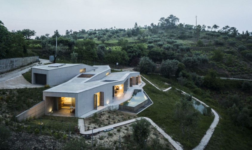 Interioarele unei case din Portugalia izolate de pamant - Interioarele unei case din Portugalia izolate de