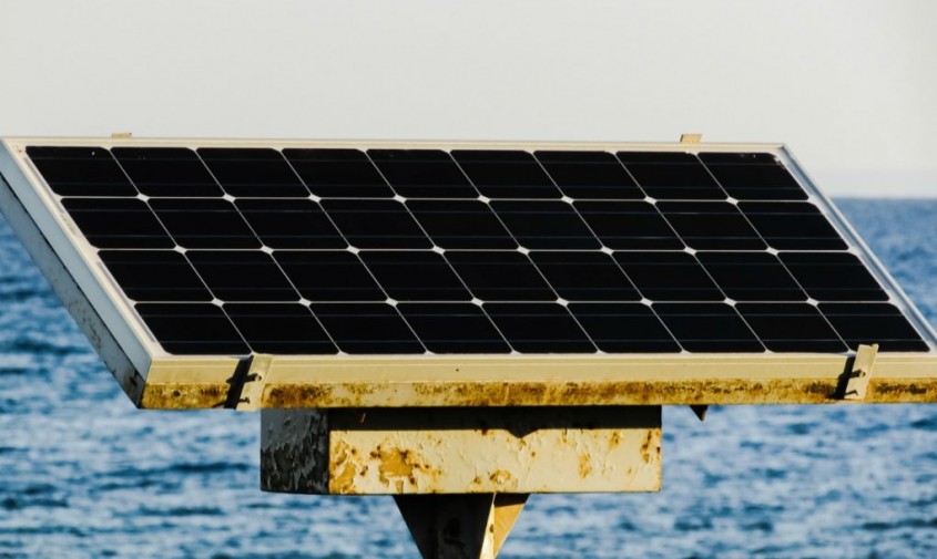 Cea mai mare fermă solară plutitoare din lume a început să genereze energie - Cea mai