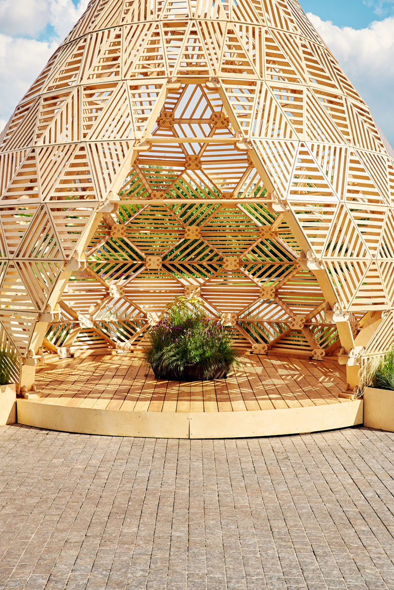 Pavilion din lemn proiectat cu referințe spre slava estică timpurie - Pavilion din lemn proiectat cu