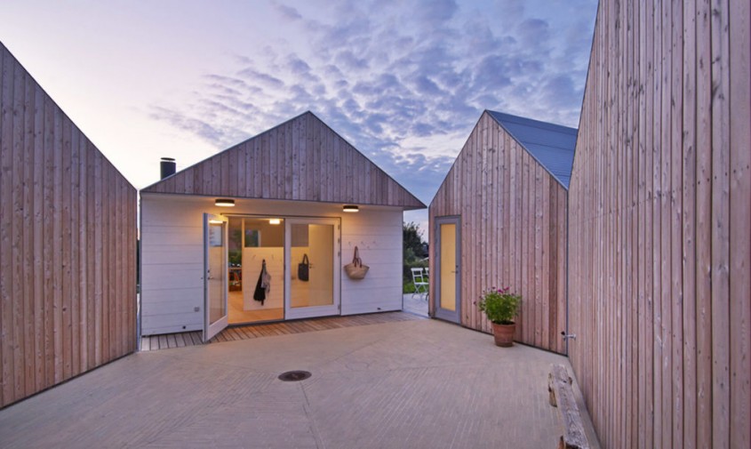 Summerhouse-in-Denmark-by-JVA-5-1020x610 - Cinci volume si o curte centrala definesc o casa de vacanta