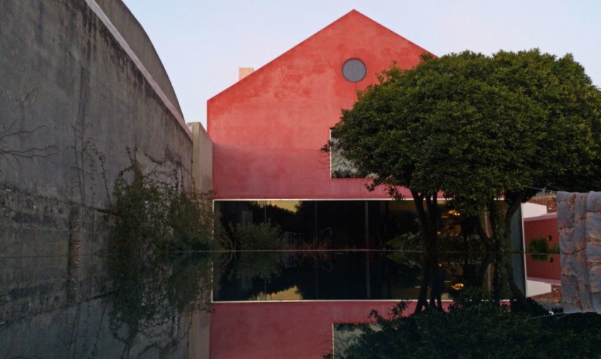 Casa - O cramă portugheză transformată în casă modernă