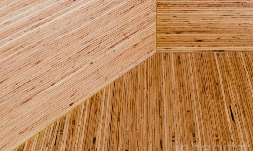Prima cladire realizata integral din lemn primeste acordul de functionare - Prima cladire realizata integral din