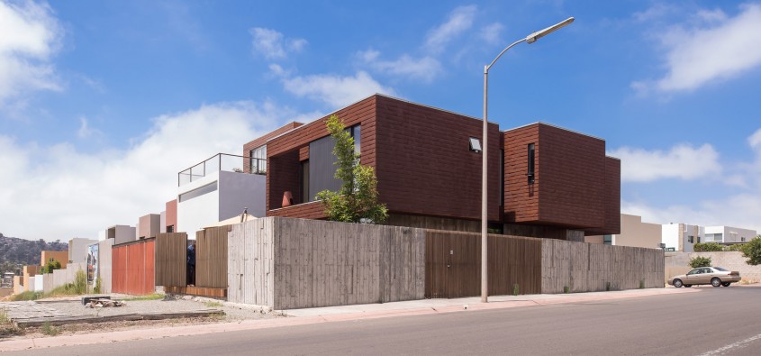 Casa GS - Locuinta cu volume din beton si metal