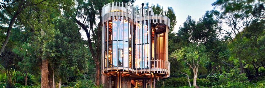 O casă în copaci cu interioare incredibil de luxoase - O casă în copaci cu interioare
