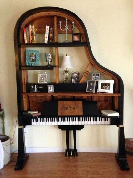 DIY cu rezultat spectaculos - transforma un vechi pian intr-un raft de perete deosebit! - DIY