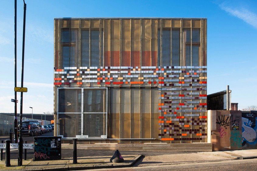 Centru comunitar construit cu materiale reciclate de la Olimpiada londoneza - Centru comunitar construit cu materiale