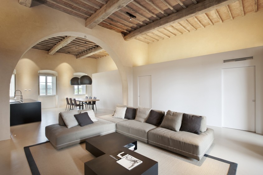 Apartament generos amenajat in interiorul vilei Peruzzi  - Apartament generos amenajat in interiorul vilei Peruzzi 