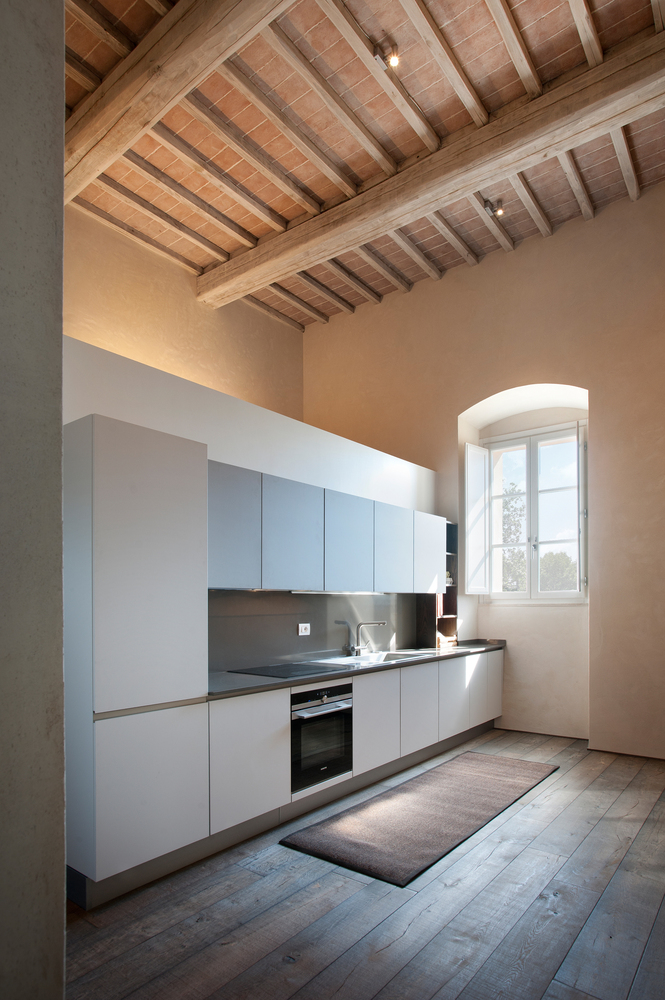 Apartament generos amenajat in interiorul vilei Peruzzi  - Apartament generos amenajat in interiorul vilei Peruzzi 