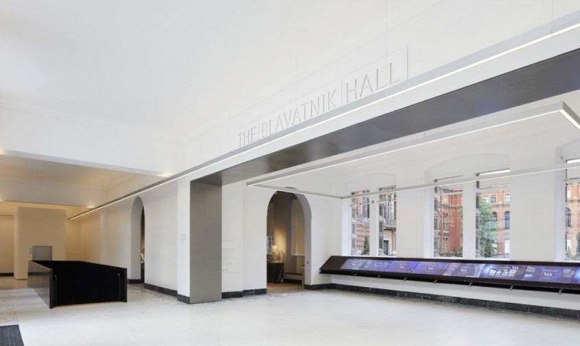 Muzeul V&A, Londra - Prima curte interioară placată cu porțelan aparține Muzeului V&A, Londra