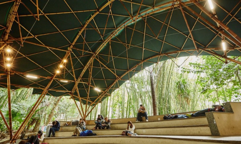 Bamboo Amphiteater Space Structure - Frumusețe în natură un amfiteatru din bambus asamblat în doar 25