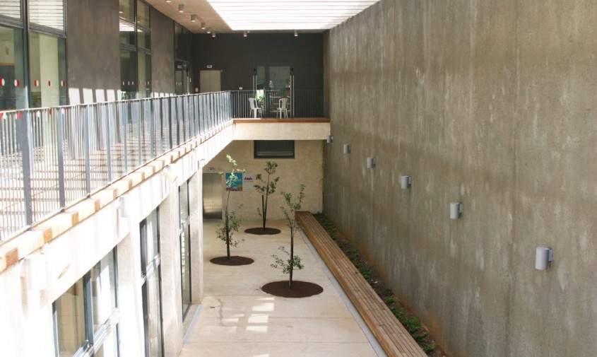 Community-Center-Haifa-1020x610 - Vegetatia bogata infrumuseteaza un complex de locuinte