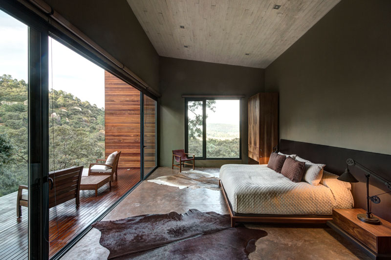 Un acoperis fluture ascunde o casa moderna pe dealurile Mexicului - Un acoperis fluture ascunde o