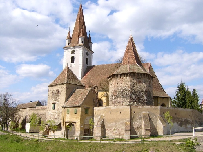 Biserica Fortificata - Casele de Oaspeti Cincsor - o restaurare excelenta pentru turismul autentic