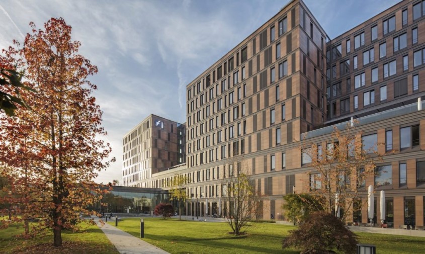 Energie solară în noua şcoală din Frankfurt - Energie solară în noua şcoală din Frankfurt