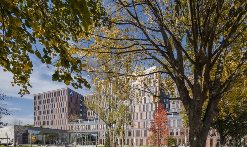 Energie solară în noua şcoală din Frankfurt - Energie solară în noua şcoală din Frankfurt
