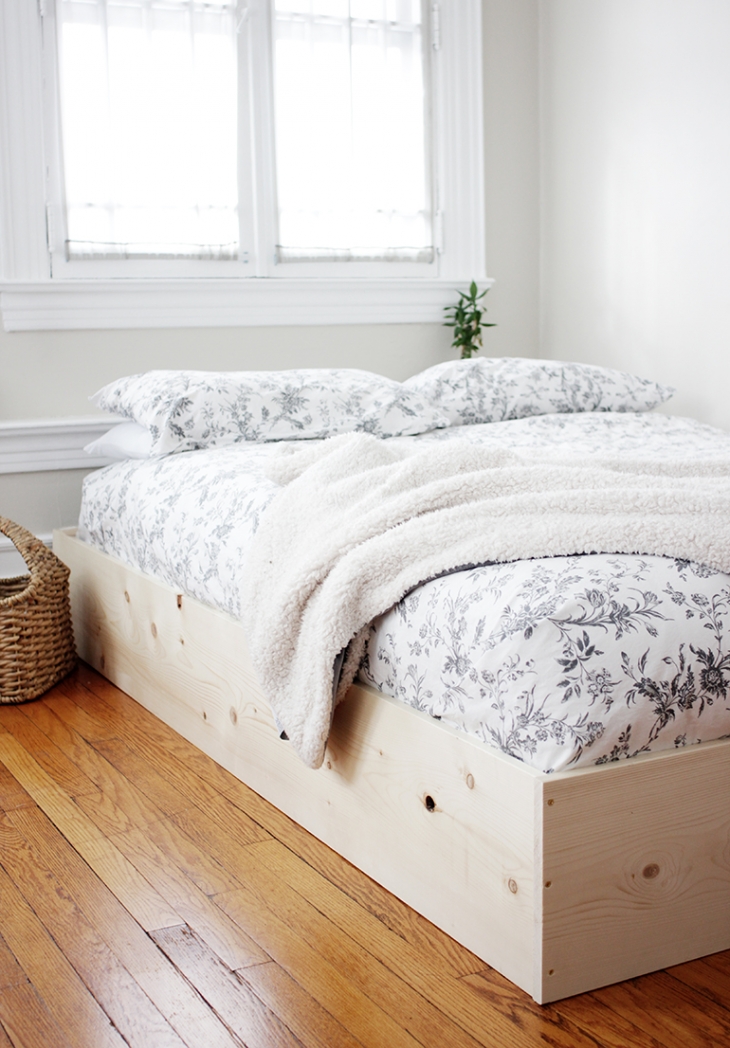 O rama de pat simplu de facut care iti infrumuseteaza dormitorul - O ramă de pat