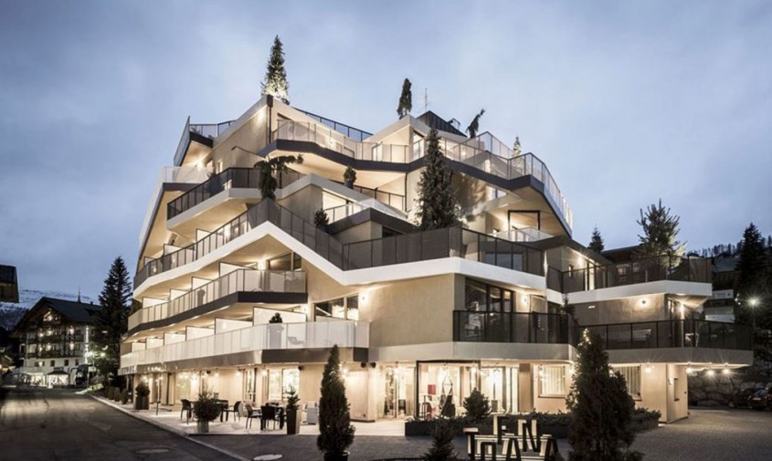 Tofana Hotel "Explorer’s Home" -  Acest hotel deosebit din Dolomiti parca aduce natura in interior 