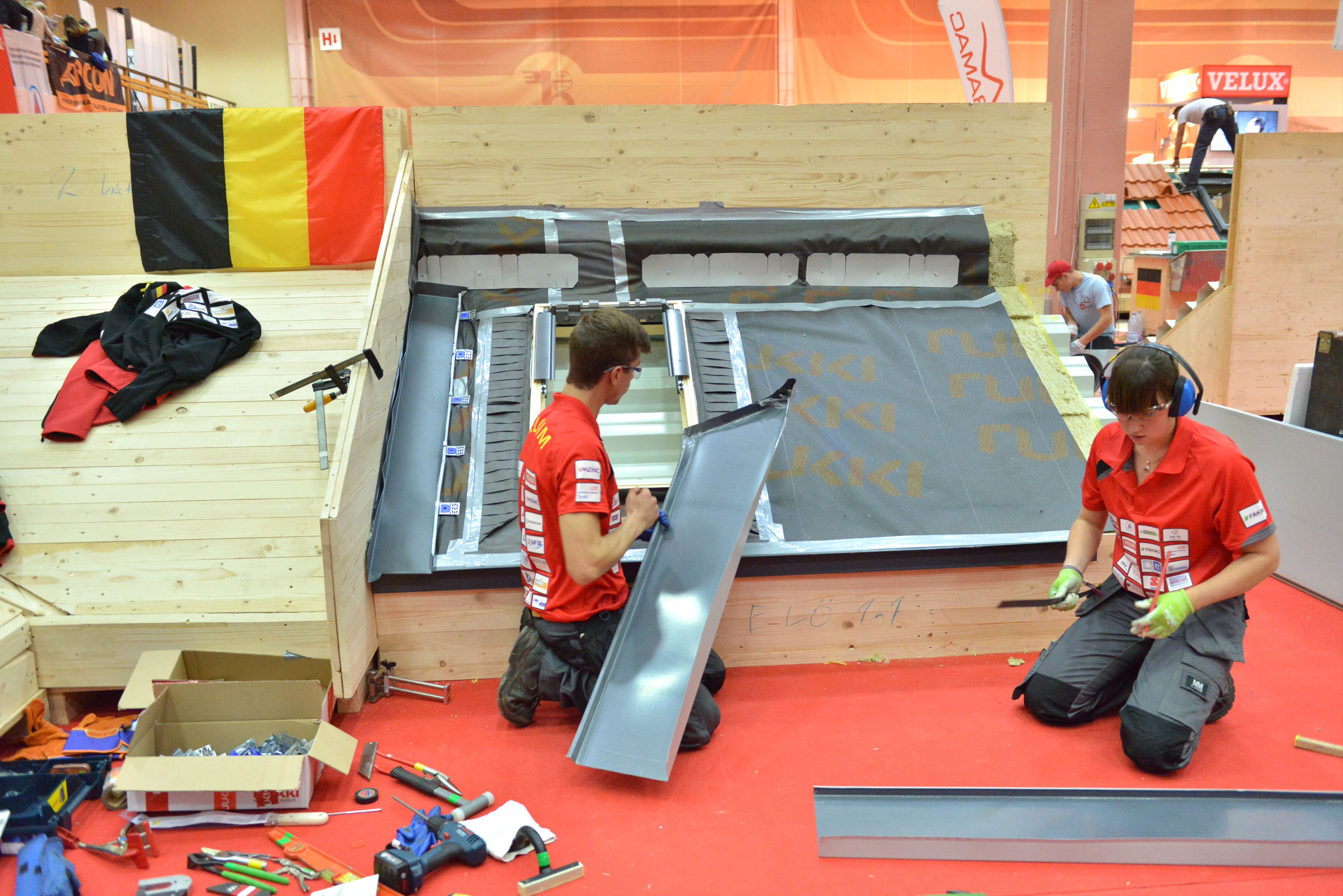 proba acoperis metalic - Campionatul Mondial al Tinerilor Montatori de Acoperisuri