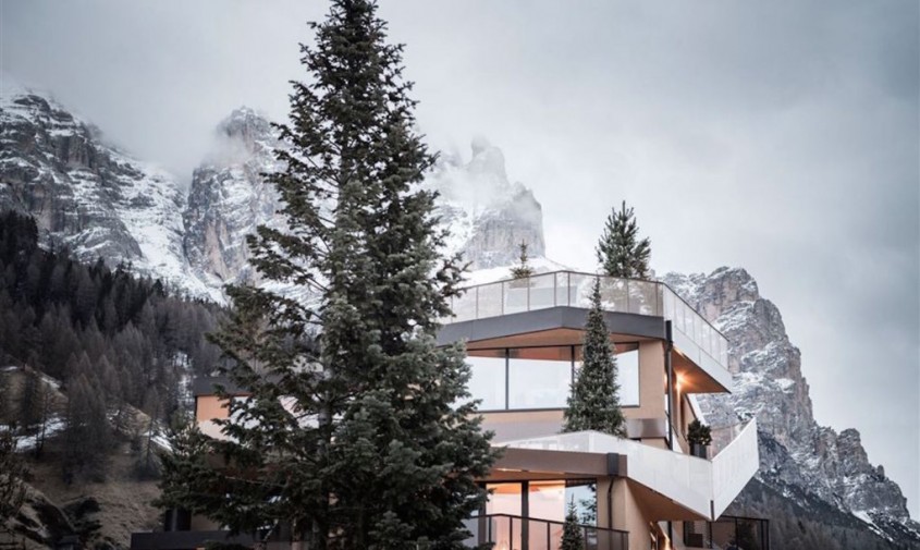Tofana Hotel "Explorer’s Home" - Acest hotel deosebit din Dolomiti parca aduce natura in interior
