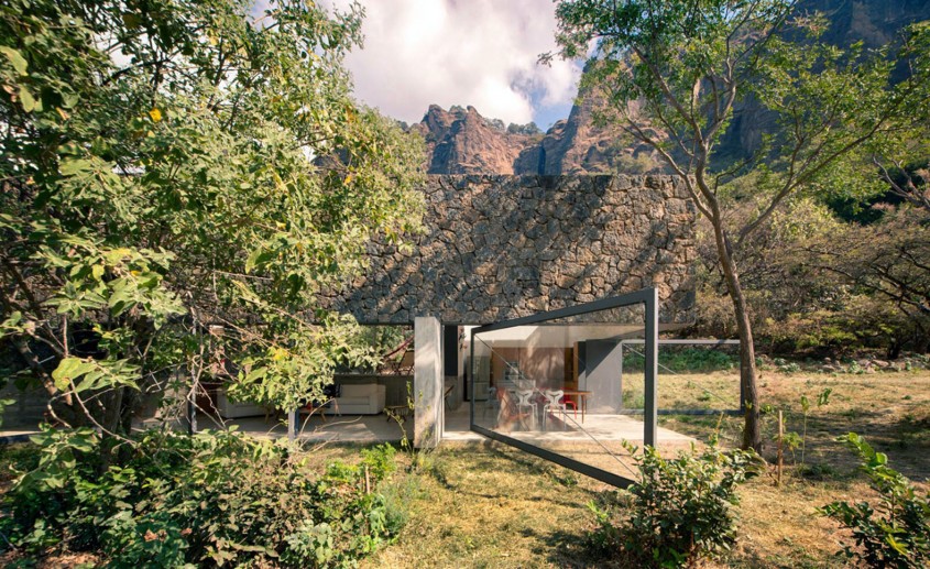 Casa Meztitla, volum finisat cu roca vulcanica - Casa Meztitla, volum finisat cu roca vulcanica