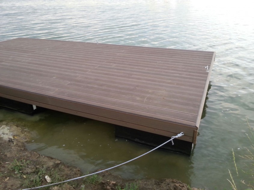 Pontoane plutitoare din lemn compozit romanesc Bencomp - Pontoane plutitoare din lemn compozit romanesc Bencomp