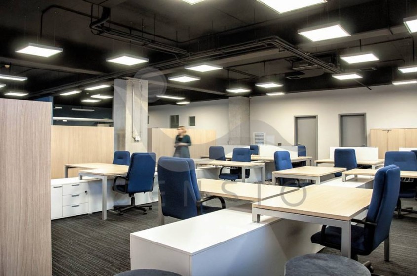 Scaune si birouri operationale din open space - Birourile ELBI Electric & Lighting sau cum sa