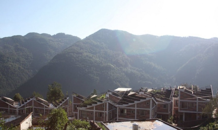 Case cu acoperișuri grădină exemplu de reconstrucție durabilă după un dezastru - Case cu acoperișuri grădină