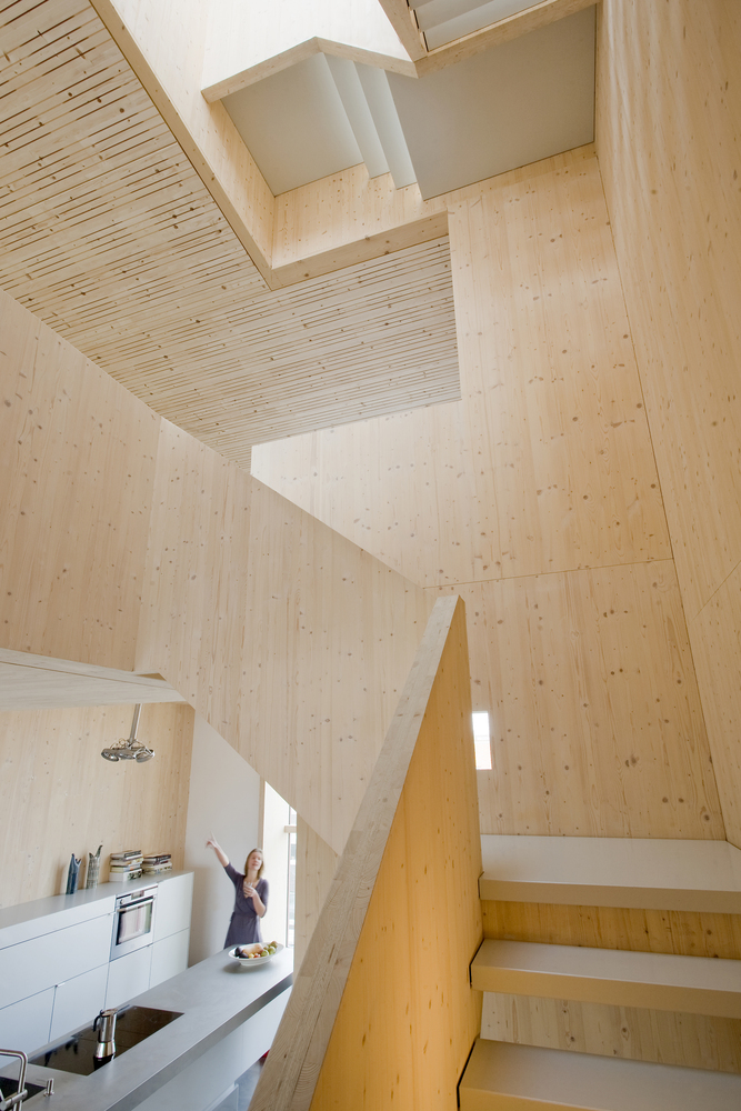 O casa complet realizata din lemn  - O casa complet realizata din lemn