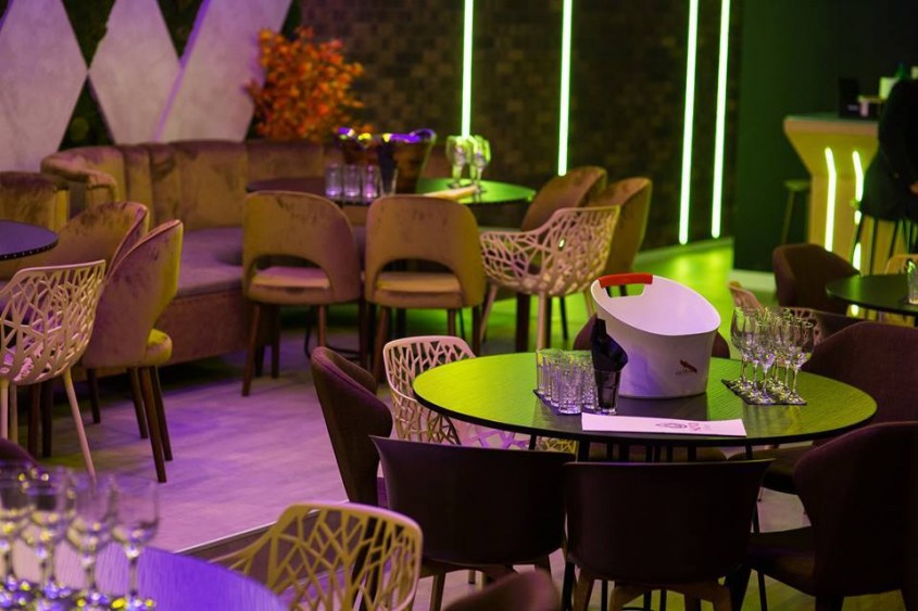 SEVA Cuisine&Lounge locul unde glamourul si elementele de inspiratie naturala te invita sa te distrezi -