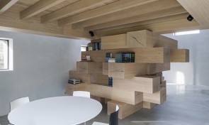 Barn-conversion-by-Studio-Farris-Architects-2-1020x610 - Mobilier din grinzi de lemn masiv