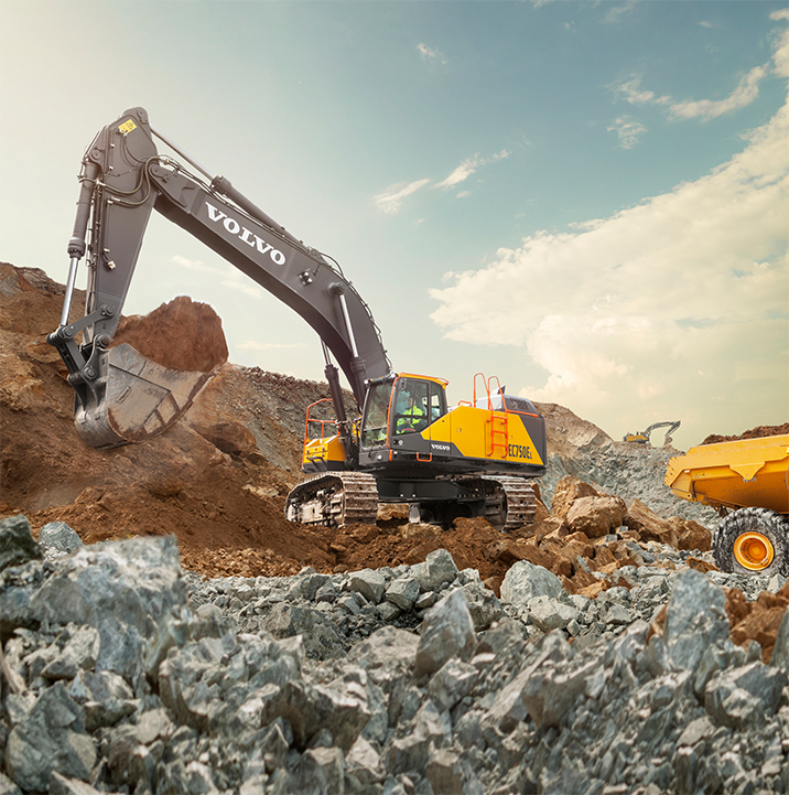 ascendum_v1_04 - Excavatorul Volvo EC750E optimizeaza productivitatea si profitabilitatea
