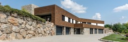 Placare exterioara casa cu panouri riflaj modular WPC - Proiecte realizate cu riflaje modulare din WPC