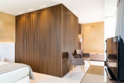 Riflaje wpc modulare pentru decor interior camera hotel - detalii - Proiecte realizate cu riflaje modulare
