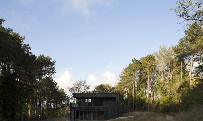 Vila Meijendel  - Casa din lemn si metal, cu zero consum de energie