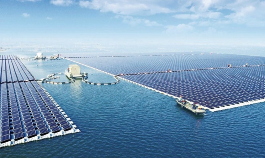 Cea mai mare fermă solară plutitoare din lume a început să genereze energie - Cea mai