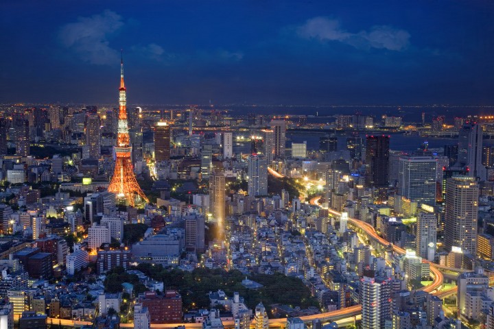 Tokyo, noaptea (sursa: www.photofacade.com) - Blocuri pe mapamond