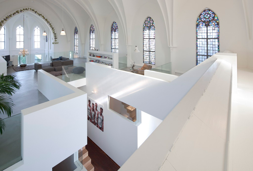 Casa moderna amenajata in interiorul unei biserici din Utrecht - Casa moderna amenajata in interiorul unei