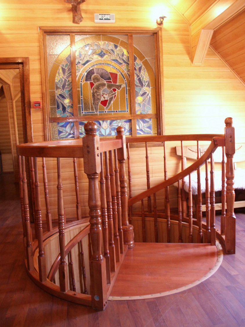Scara interioara din lemn 2 - Scari interioare din lemn - TURSO HOLZ