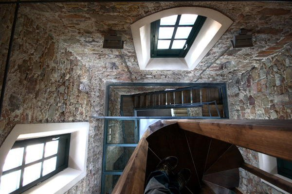 casa_spaniola9 casa_spaniola9 - Ruinele unei case spaniole din sec. al 16-lea transformate intr-o Academie moderna