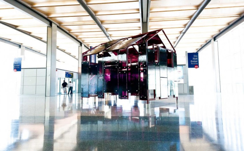 Aeroportul International Sacramento - Opere de arta in valoare de 6mil de dolari expuse in Aeroportul