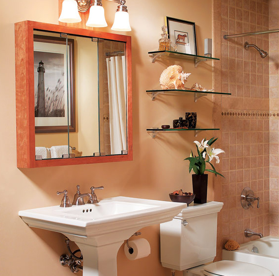 Foto home-designing com - Un dulapior cu oglinda si rafturi de sticla fara sa incurce spatiul