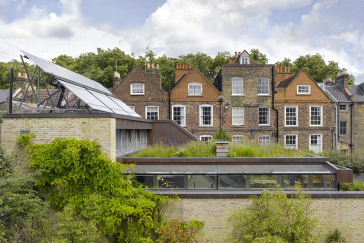 Casa solara cu gradini pe acoperis Casa solara cu gradini pe acoperis - Muza - casa solara imbracata in verdeata in Londra