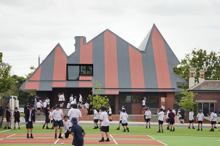 Scoala din Essendon  - Noua scoala din Essendon