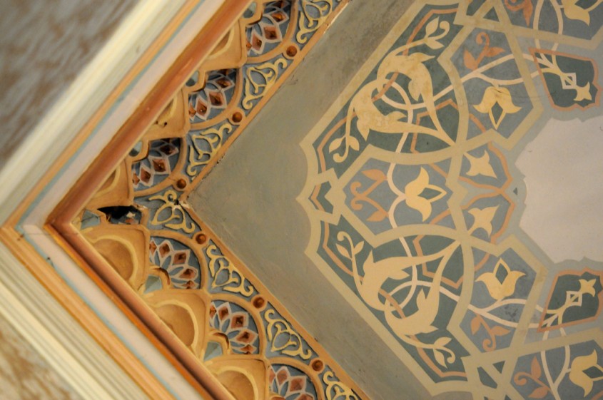 Foto Alina Miron - Stucaturi si picturi ornamentale in cladiri vechi (foto Alina Miron Teatrul Maria
