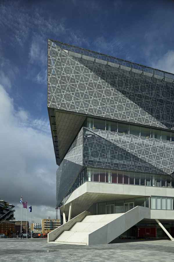 Sediul Primariei si pentru Centrului Cultural din Nieuwegein - Nou sediu pentru Primarie si pentru Centrul