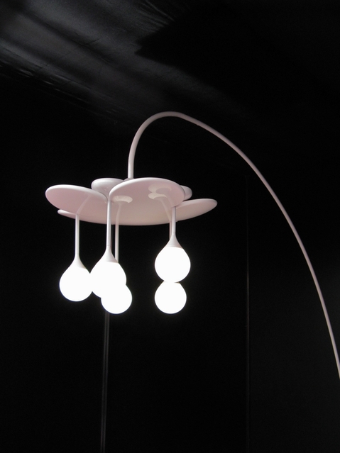 LED-urile au inlocuit becurile cu lumina incandescenta (foto www dwell com la Tokyo Designers Week) -