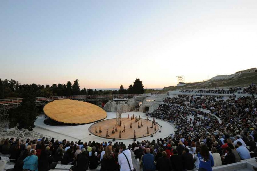 Vechi teatru elen in Siracuza 1 - Scena vechiului teatru antic elen din Siracuza