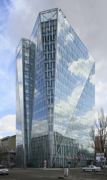 Crystal Tower un bloc de birouri dinamic si modern (foto Anuala de Arhitectura) - Crystal Tower
